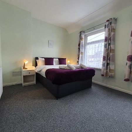 2 Bed House, Contractors & Holiday Guests Welcomed Dowlais Exterior foto