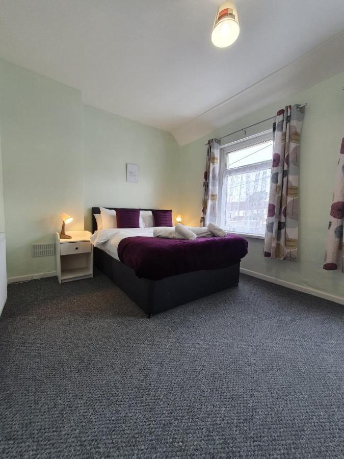 2 Bed House, Contractors & Holiday Guests Welcomed Dowlais Exterior foto