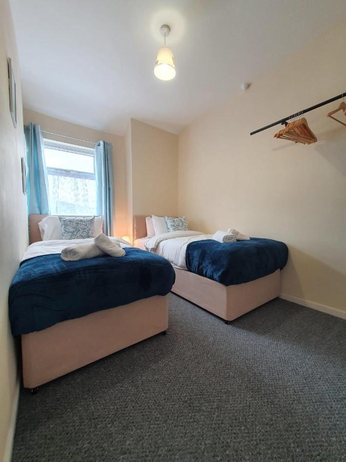 2 Bed House, Contractors & Holiday Guests Welcomed Dowlais Exterior foto
