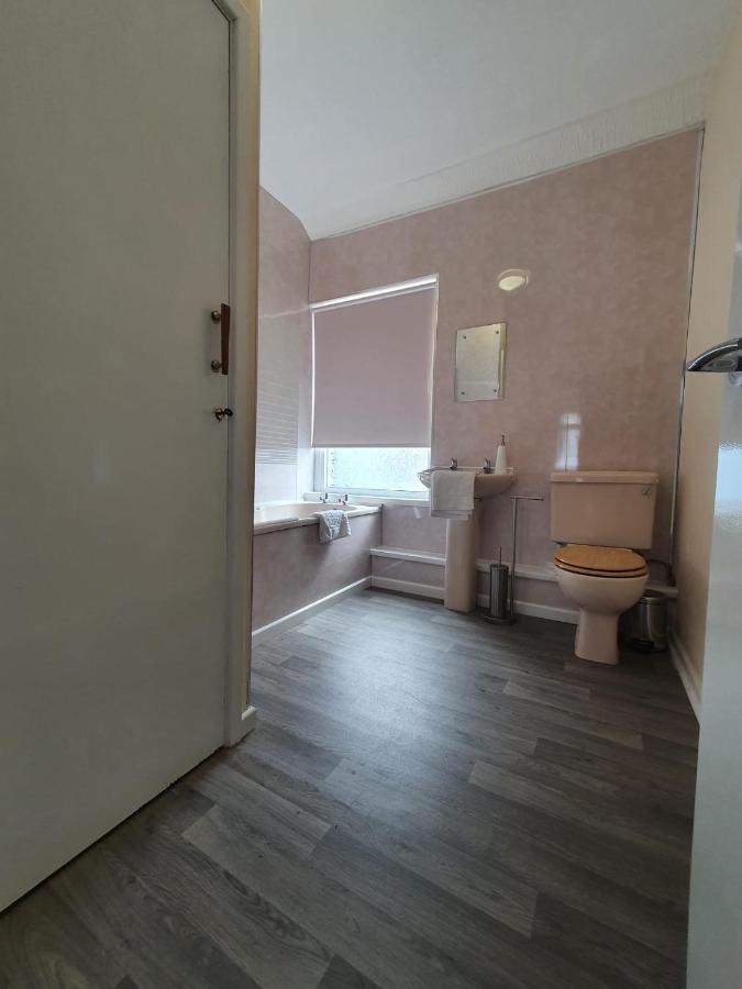 2 Bed House, Contractors & Holiday Guests Welcomed Dowlais Exterior foto